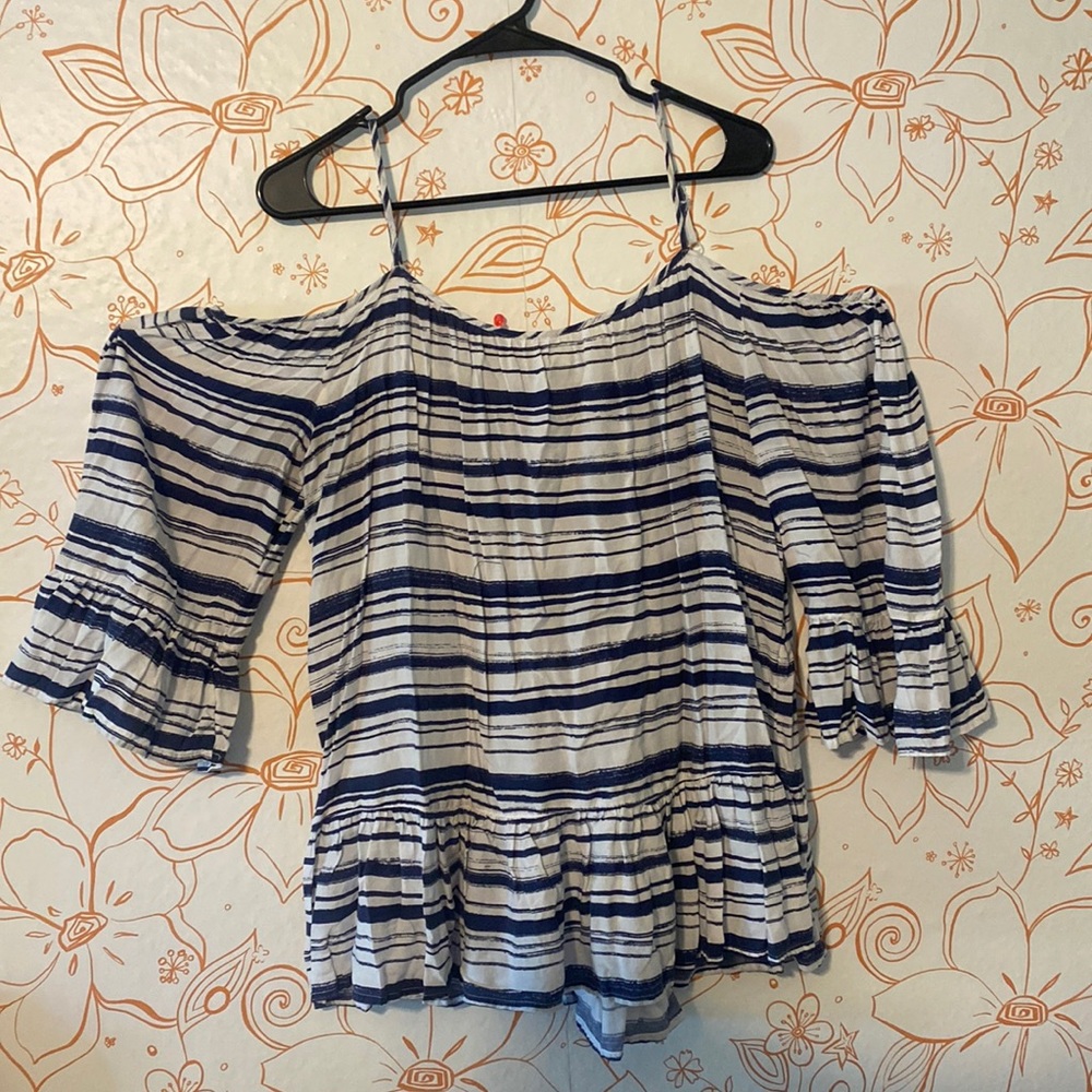 Cold shoulder long sleeve top